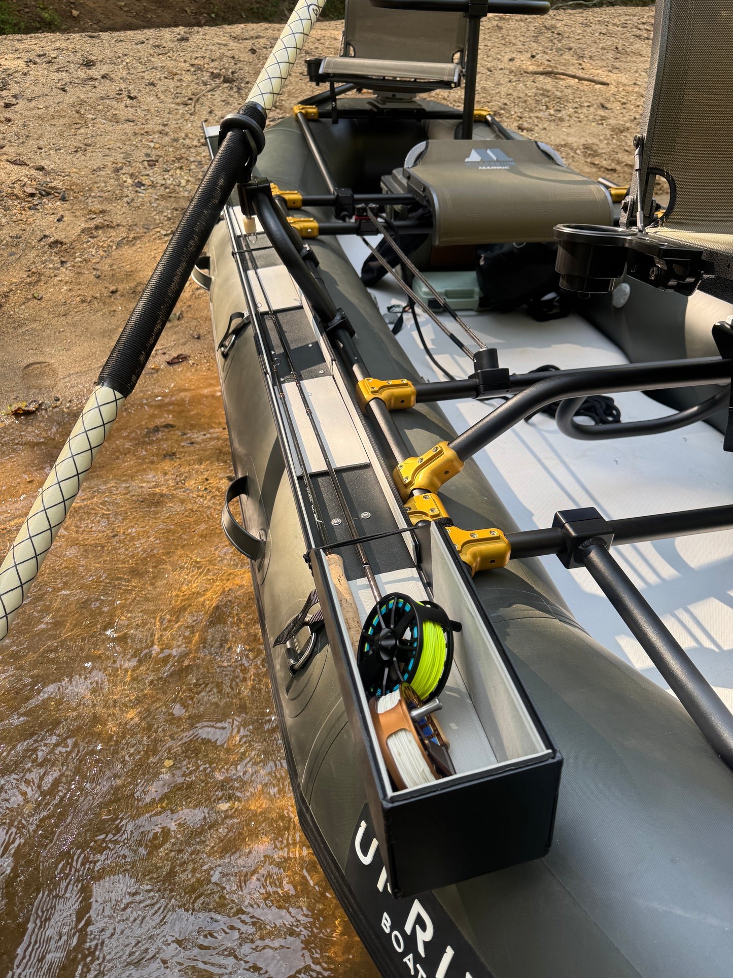 MULTI-PIECE 13' WESTERN